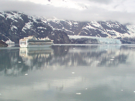 A Princess Cruise heads towards the Glaciers