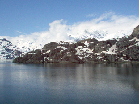 Rounding the bend from the Tarr Inlet to the Johns Hopkins Inlet